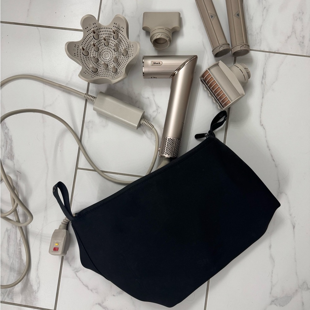 Shark Air wrap Hair Dryer Set with Black and Tan Accessories